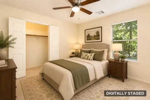 Third bedroom, digitally staged (digitally staged)