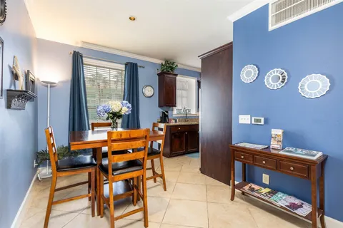 Dining area off the kitchen
